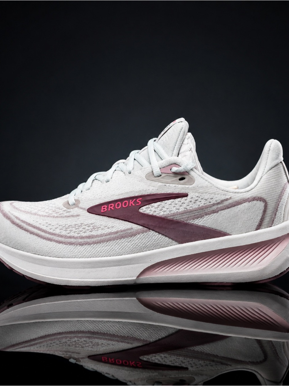 Brooks Revel 9 Women's size 9 White and Pink Running Shoe
